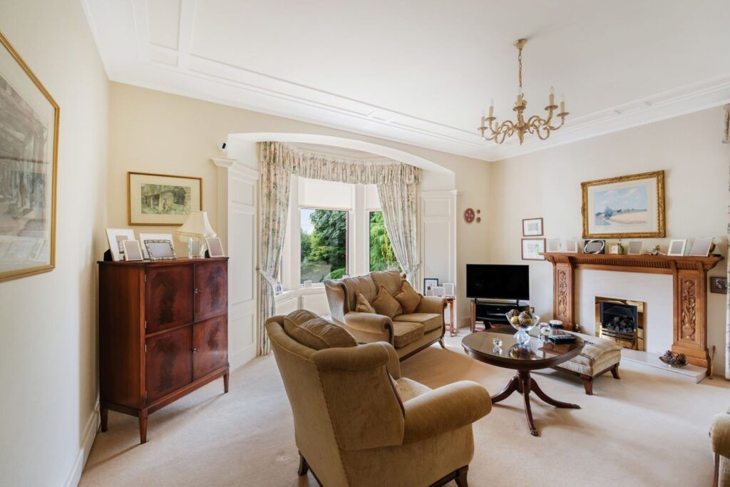 Property photo 3 of 36