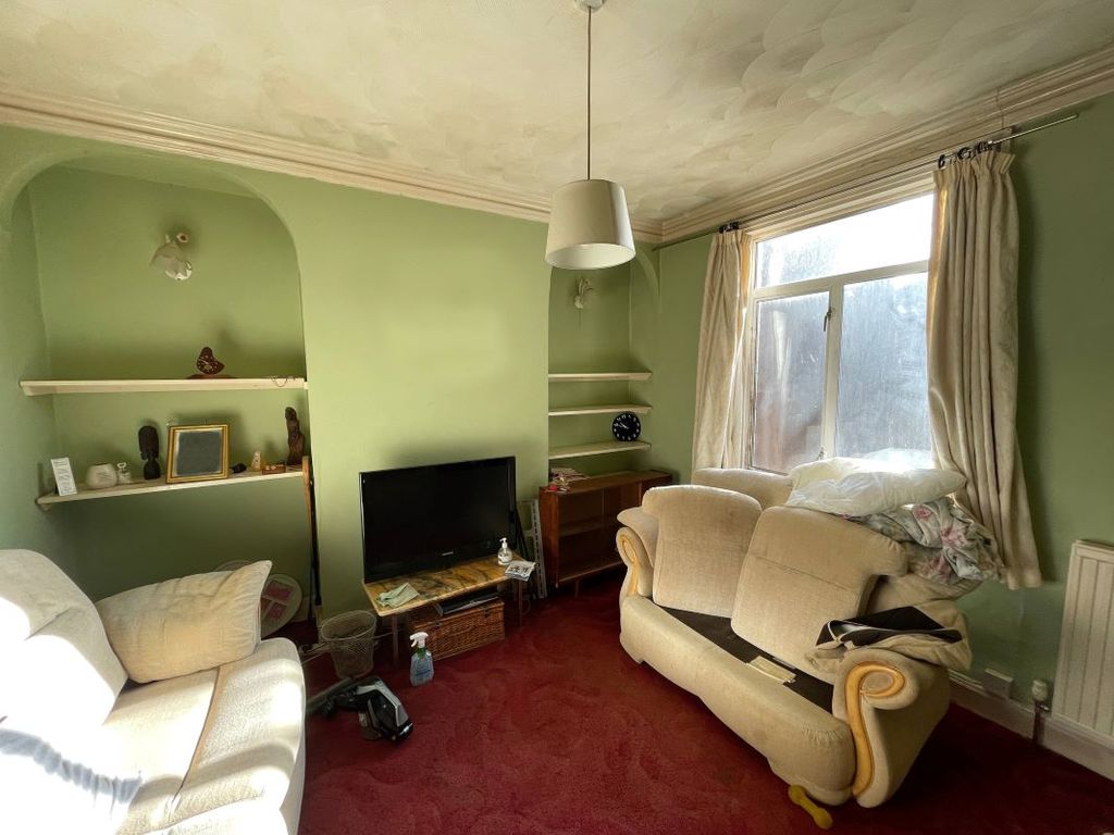 Property photo 3 of 18