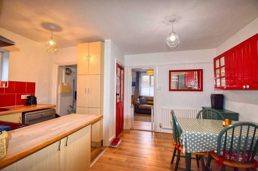 Property photo 2 of 14