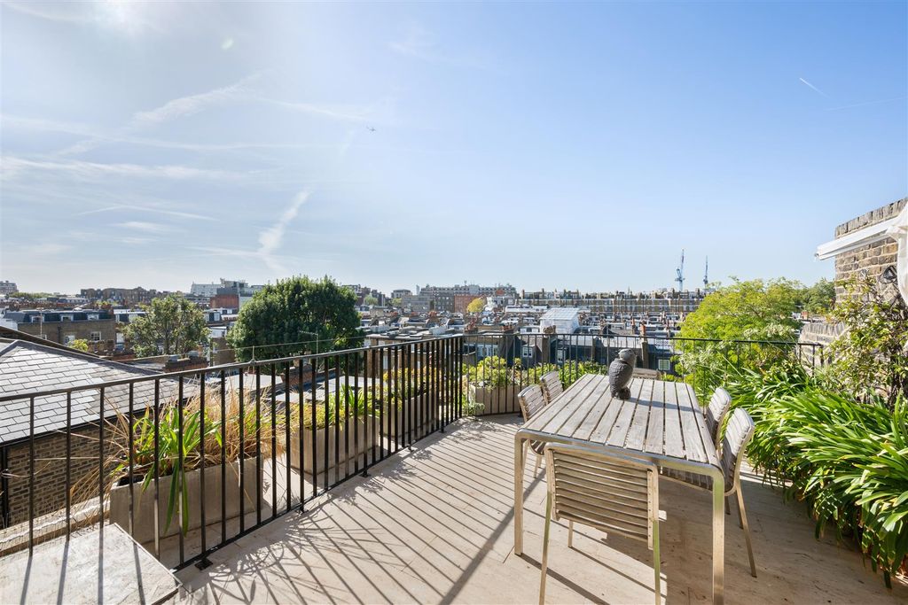 Property photo 1 of 17 Flat 4, 34 Lennox Gardens Hi-11.Jpg