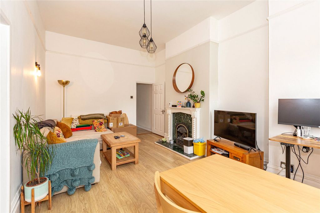 Property photo 1 of 8 Picture No. 06