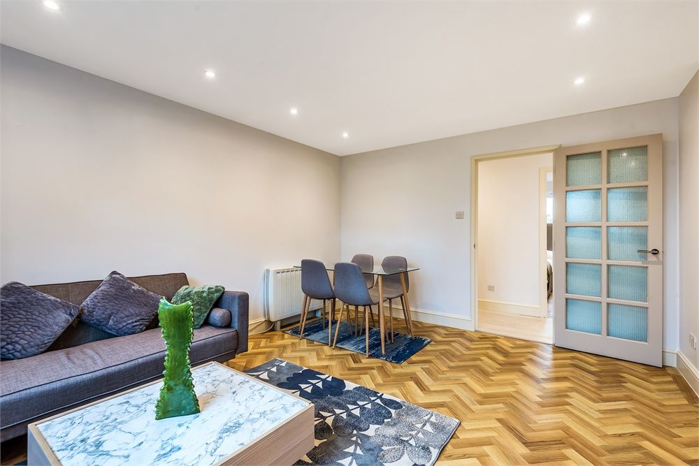 Property photo 1 of 10 Bedroom