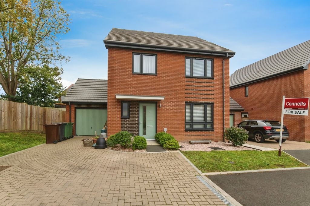 Property photo 1 of 17