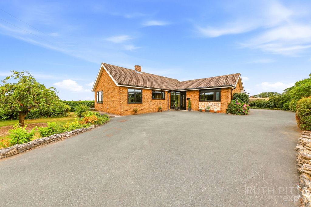 Property photo 1 of 32