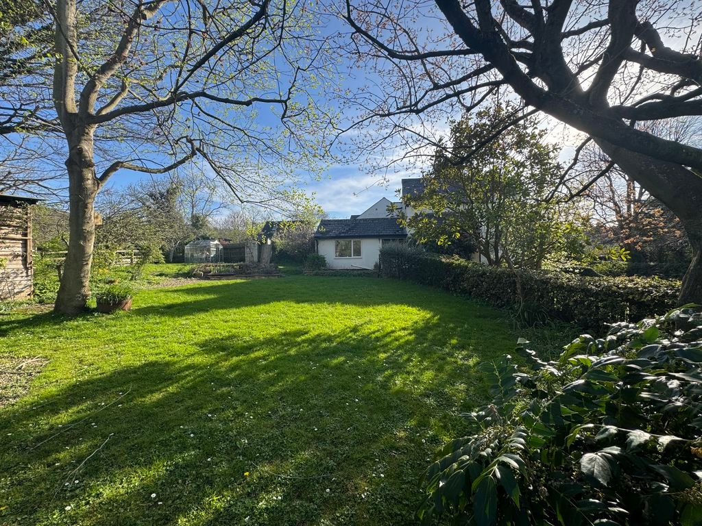 Property photo 1 of 16 Side View