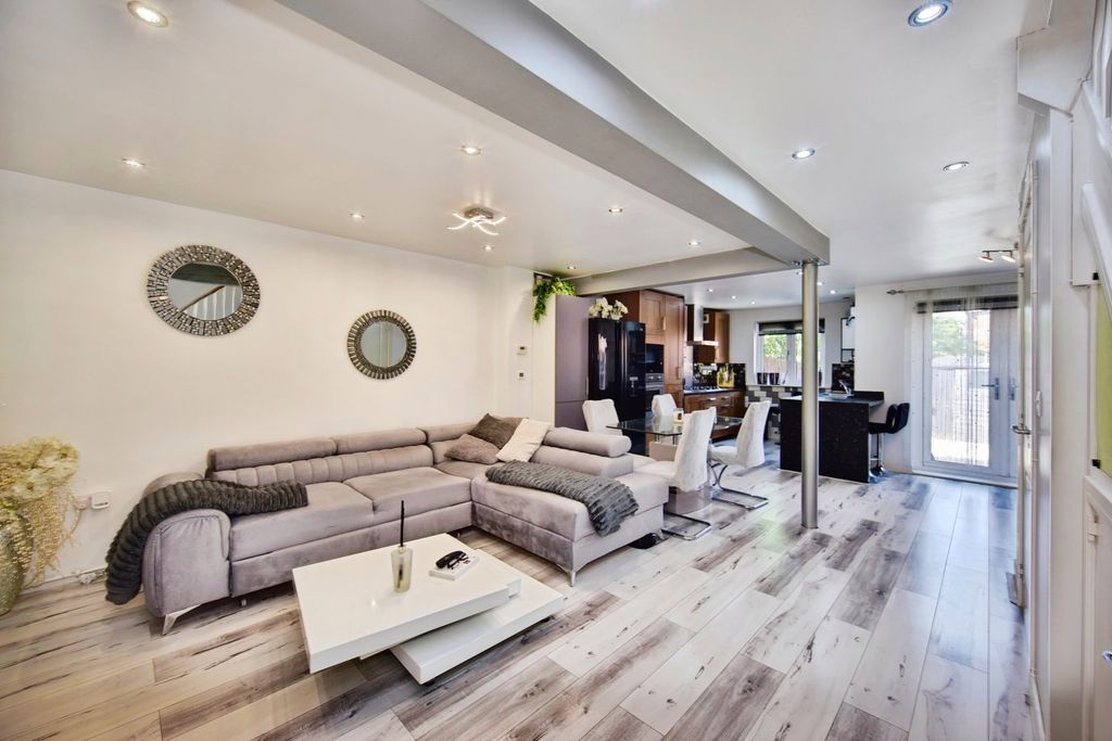 Property photo 2 of 20 Pbox-Img.Jpg