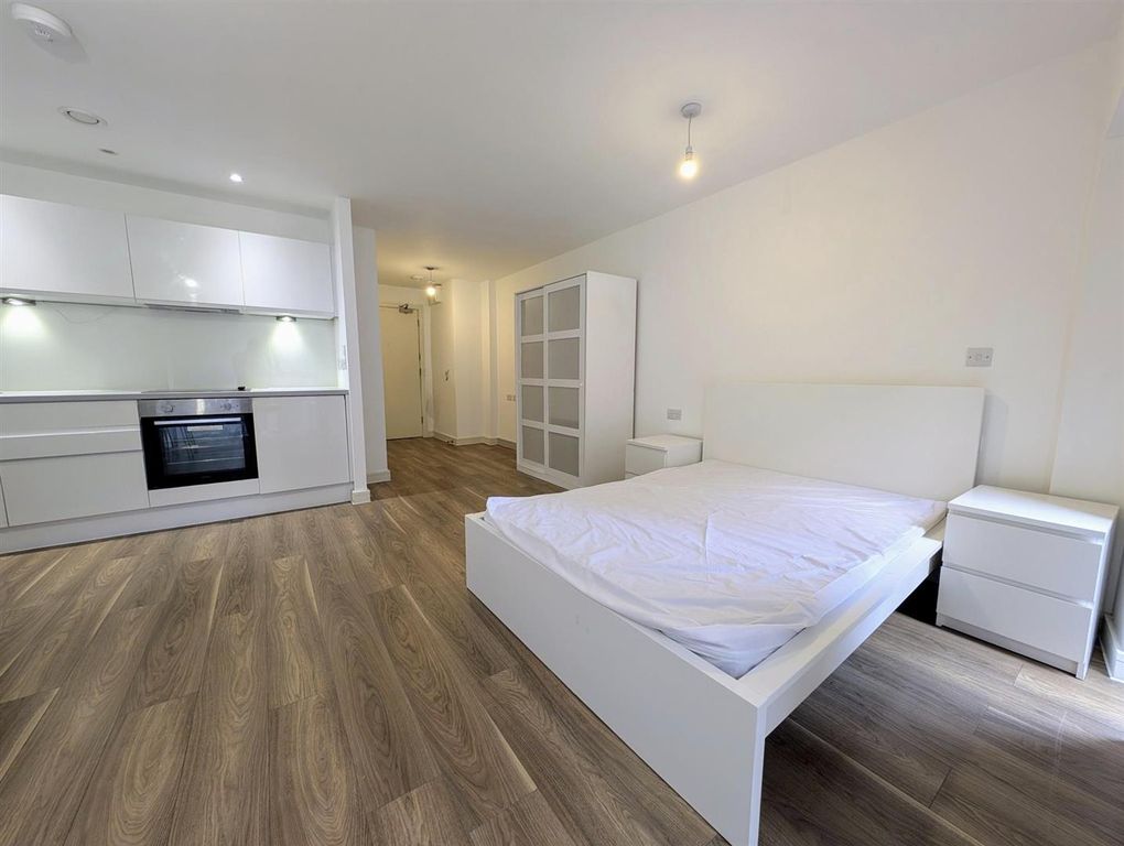 Property photo 1 of 8 Studio.Jpg