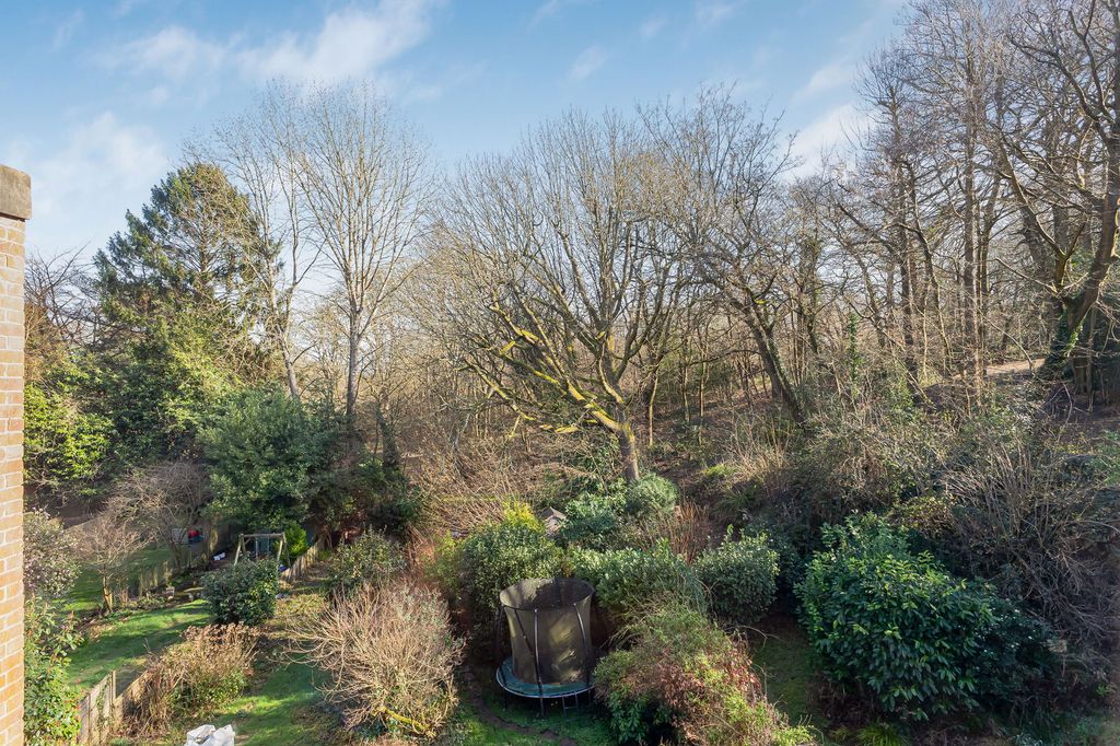 Property photo 2 of 50