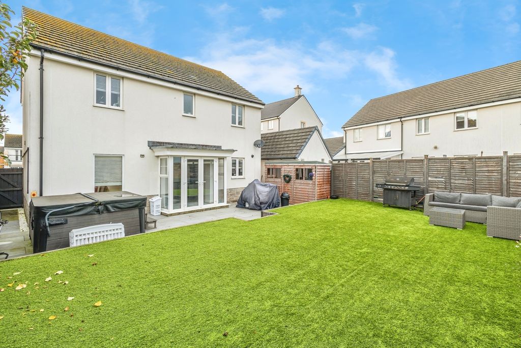 Property photo 2 of 17 Photo