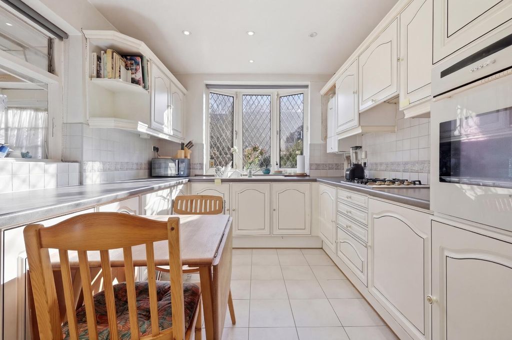 Property photo 2 of 16 Kitchen