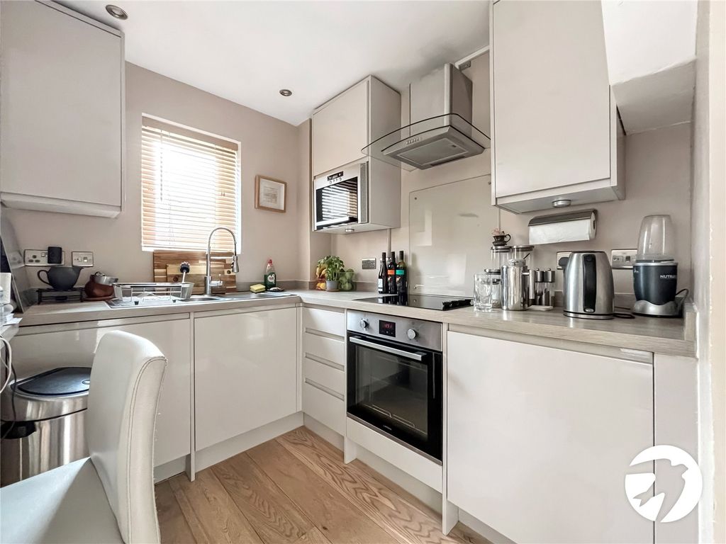 Property photo 3 of 6 Picture No. 02