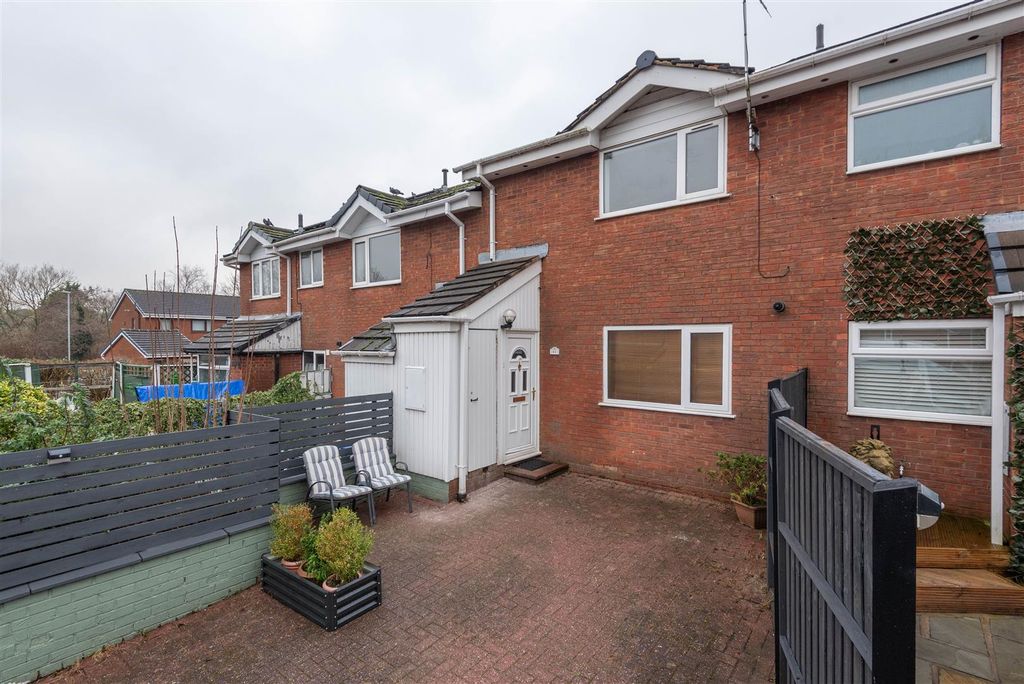 Property photo 1 of 8 Front External