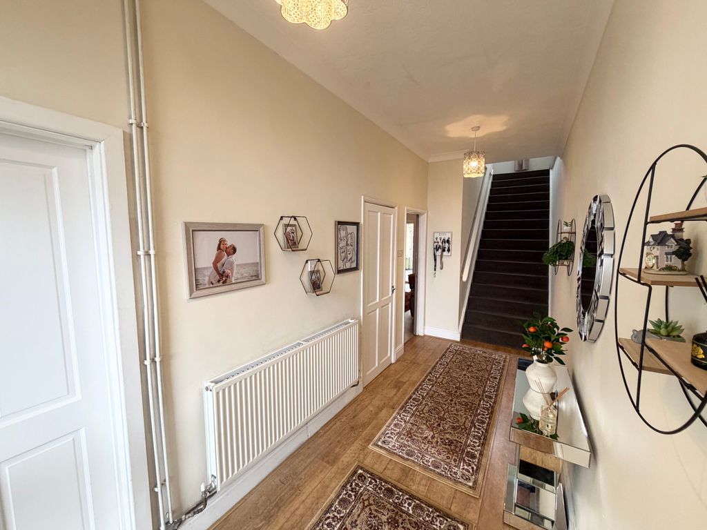 Property photo 3 of 48