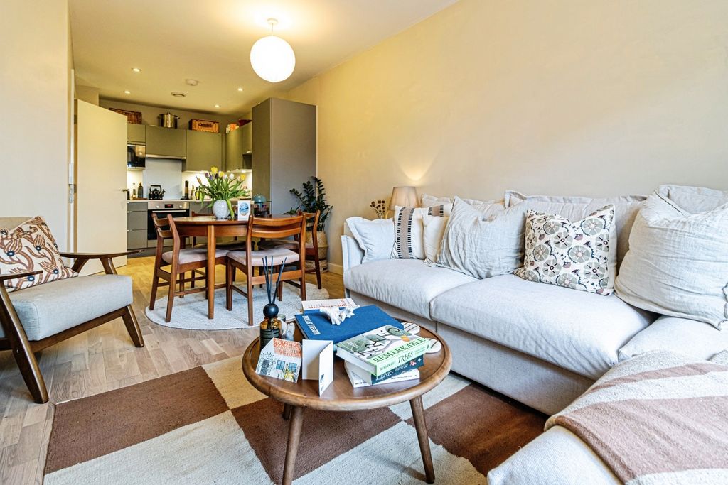 Property photo 3 of 8 Photo