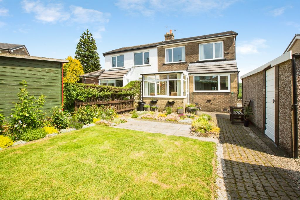 Property photo 1 of 18