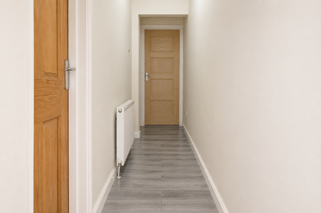 Property photo 3 of 8 Hallway