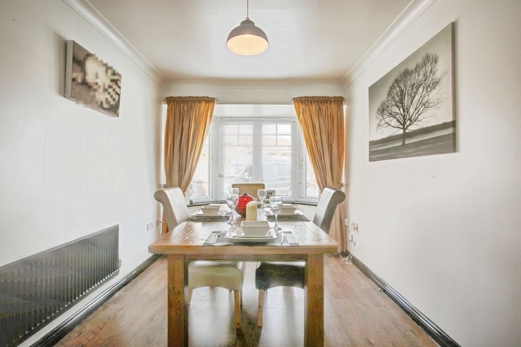 Property photo 3 of 15 Dining Room