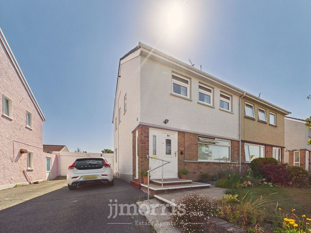 Property photo 1 of 32