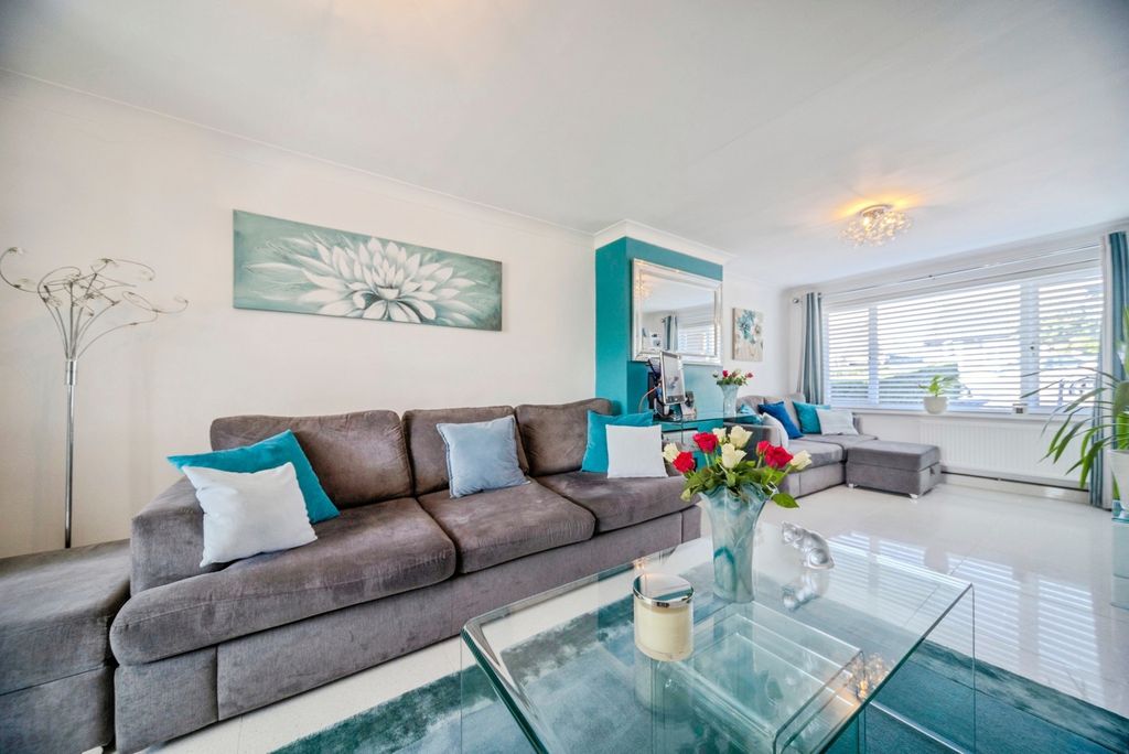 Property photo 3 of 28 Pbox-Img.Jpg