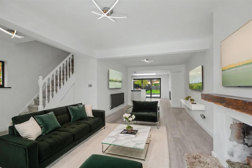 Property photo 3 of 33 Ai Lounge.Jpeg