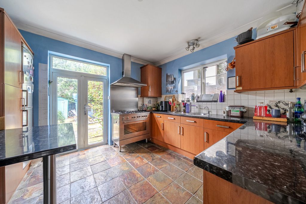 Property photo 3 of 16 Kitchen