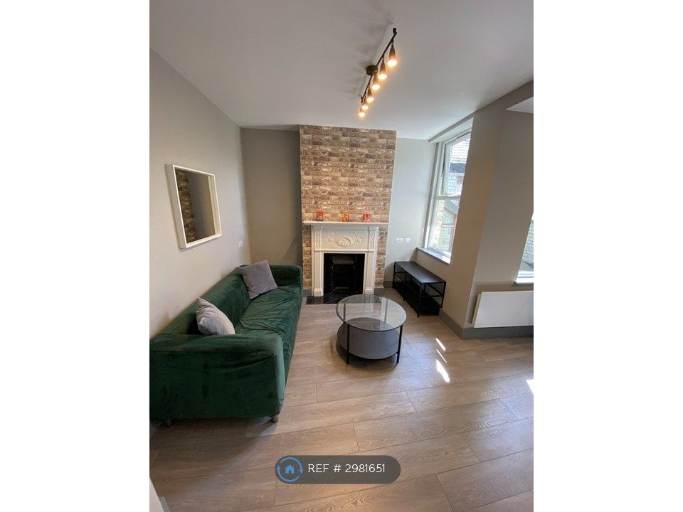 Property photo 3 of 35 Lounge
