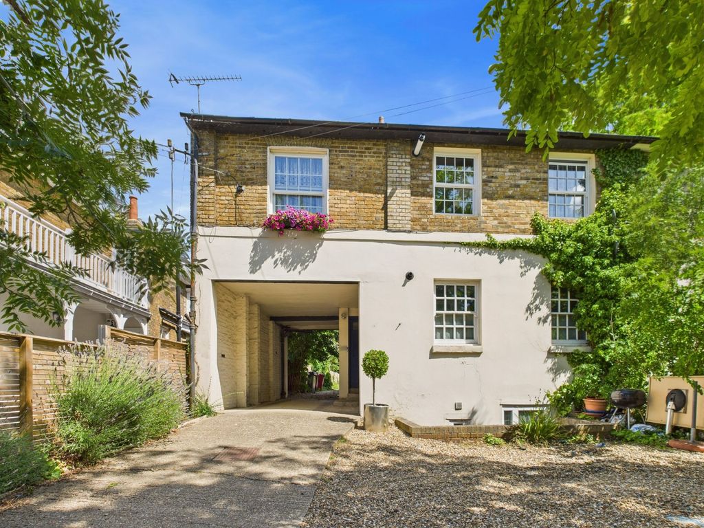 Property photo 1 of 7 Front