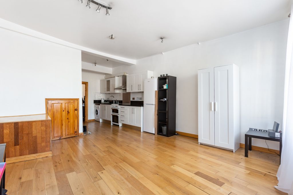 Property photo 3 of 5 Img 2