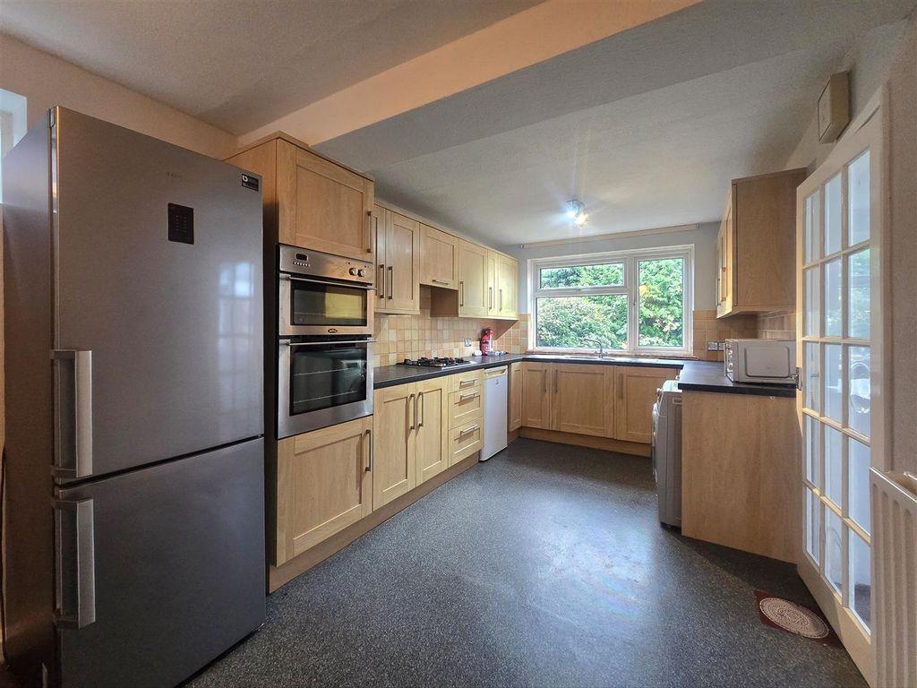 Property photo 2 of 13 Kitchen