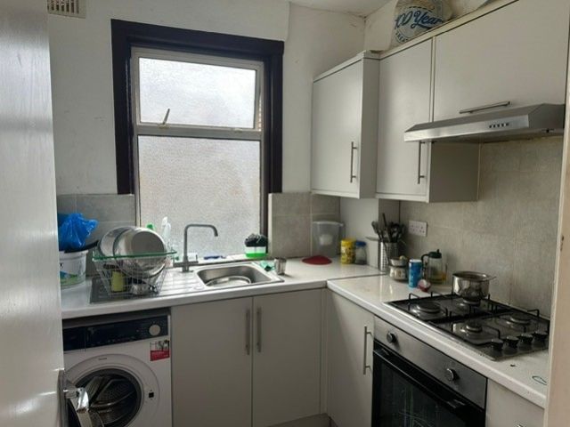 Property photo 2 of 5 Kitchen