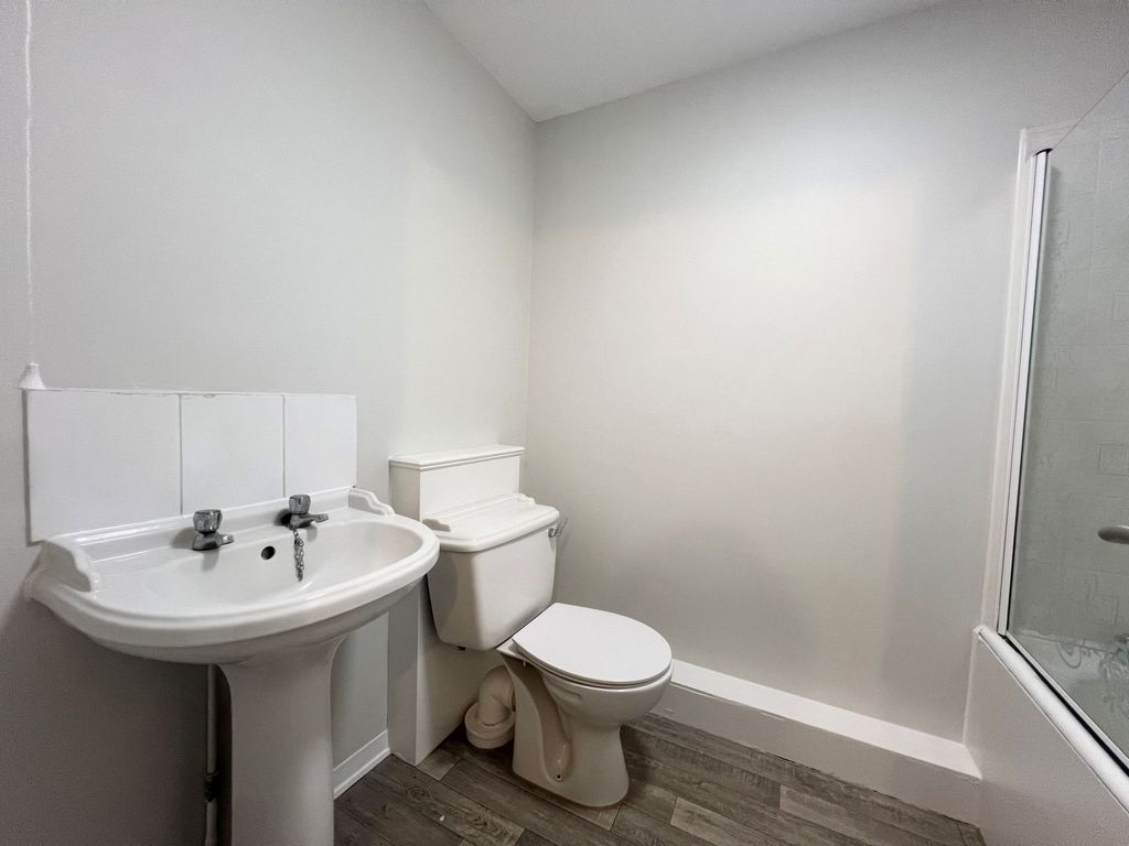 Additional image 7 of 2 bed flat for saleFlat 3 Ashley House, St Saviour JE2