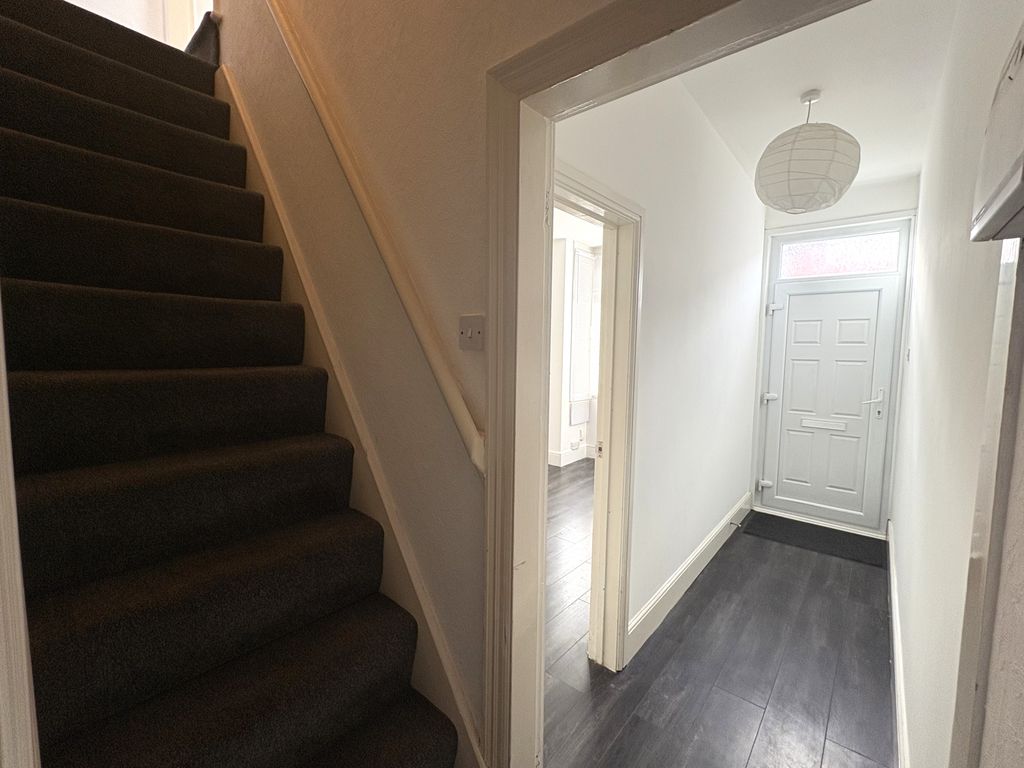 Property photo 2 of 10 Entrance Hall Use