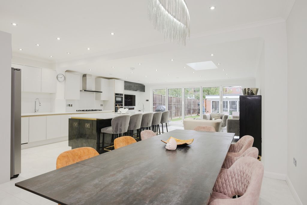 Property photo 2 of 16 Picture No. 01