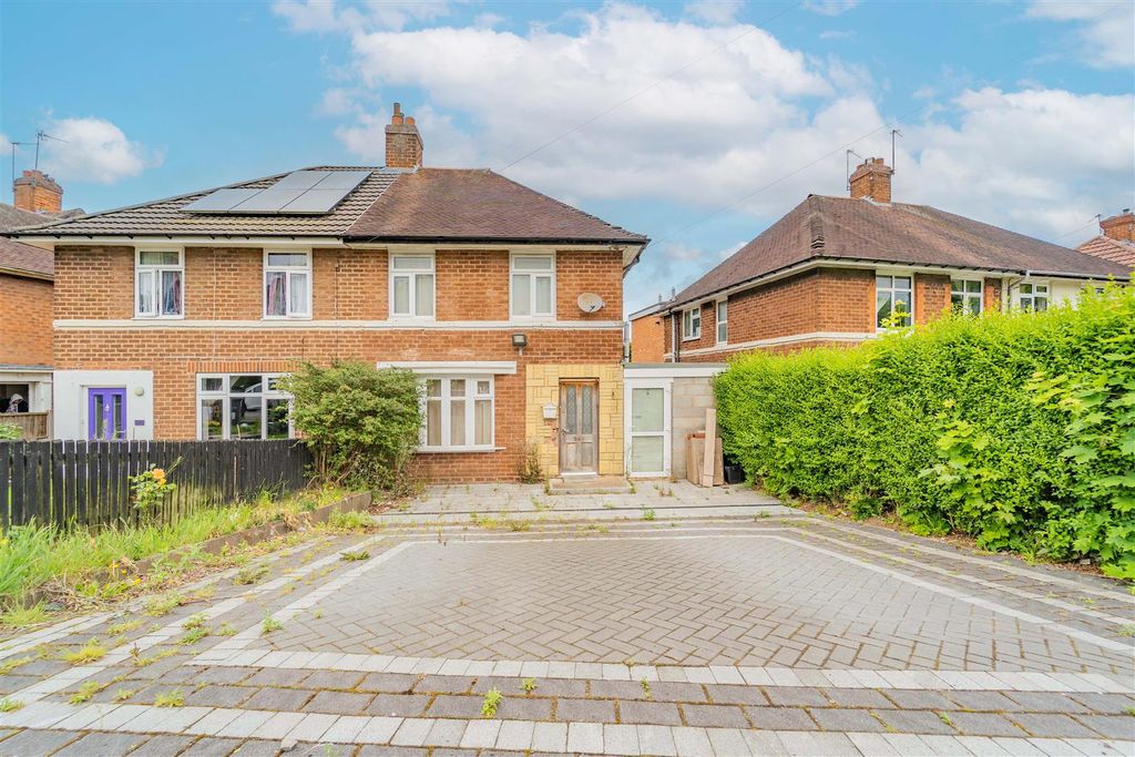 Property photo 1 of 19 Approach
