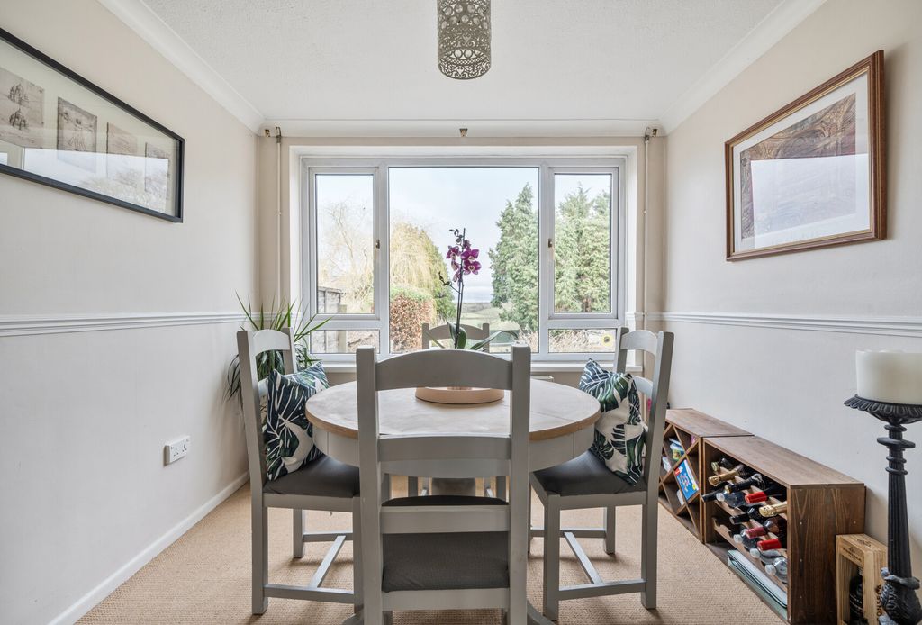 Property photo 3 of 24 1396249-19-698B20...