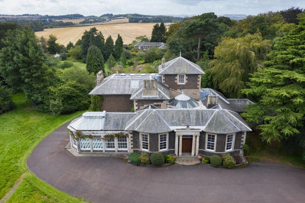 Property photo 2 of 6