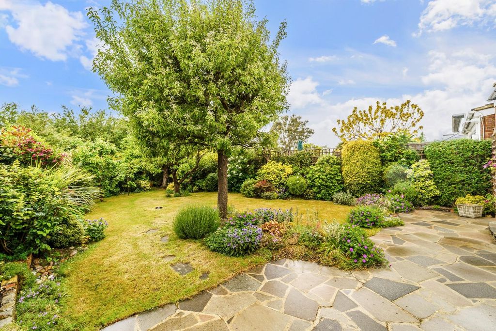 Property photo 2 of 14 Seaforth Gardens