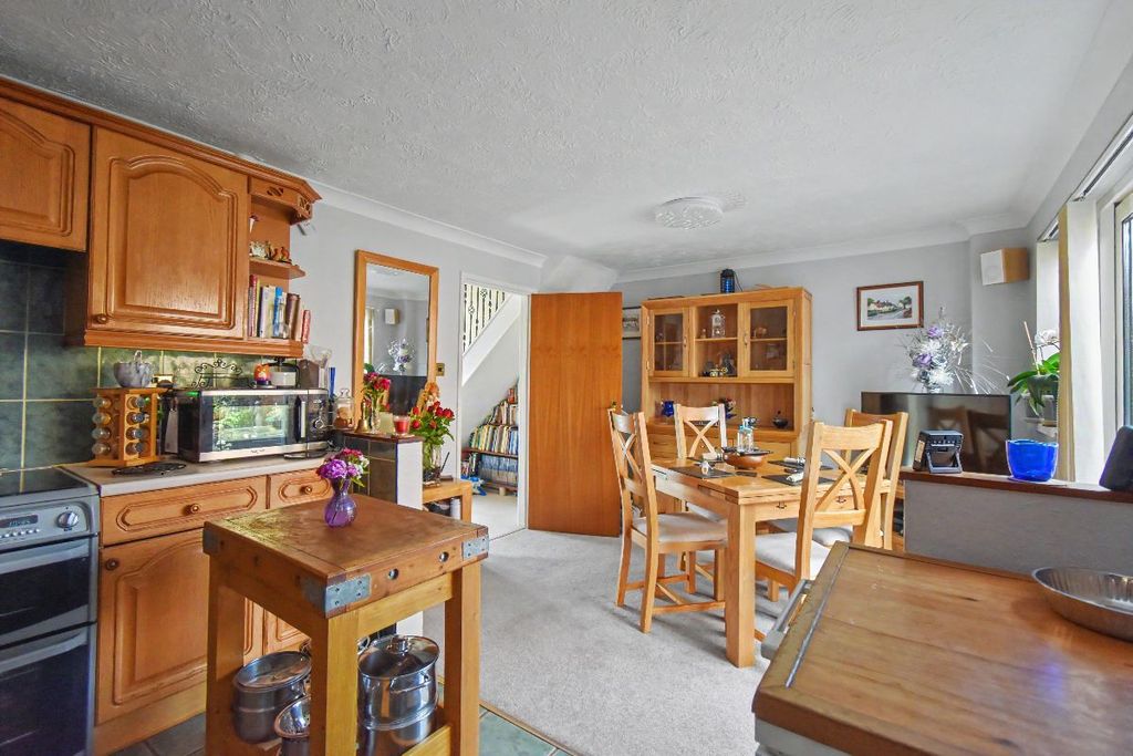 Property photo 3 of 20