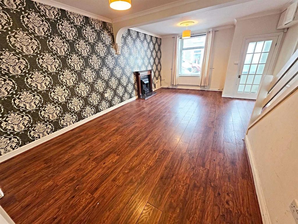 Property photo 2 of 13 Lounge/Diner