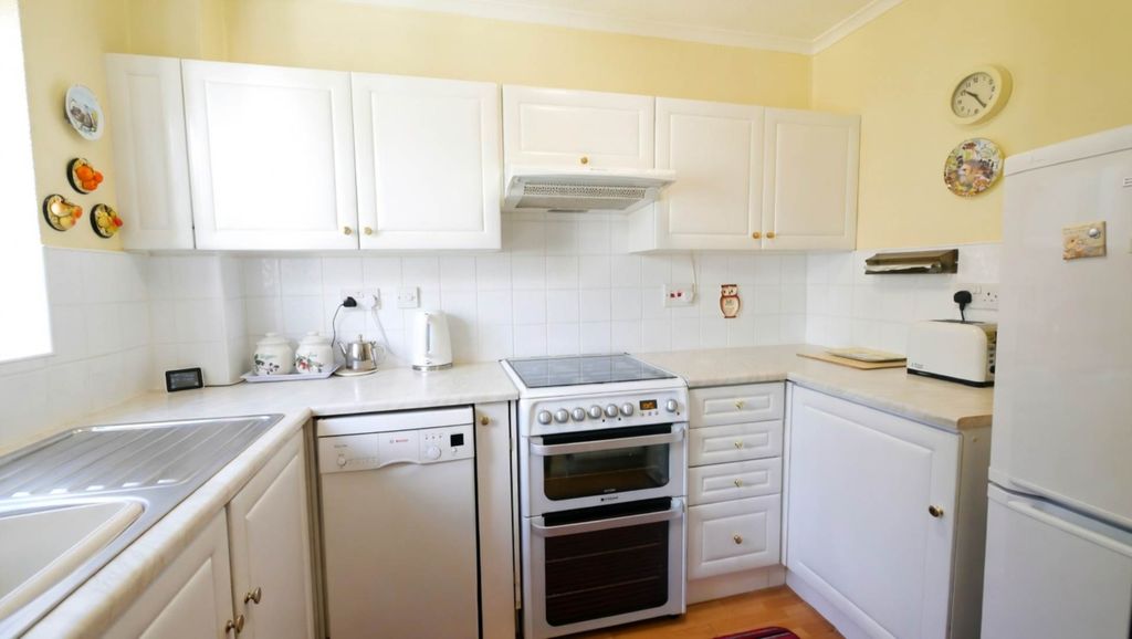 Property photo 3 of 12