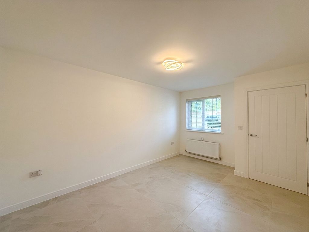 Property photo 3 of 14 Living Room