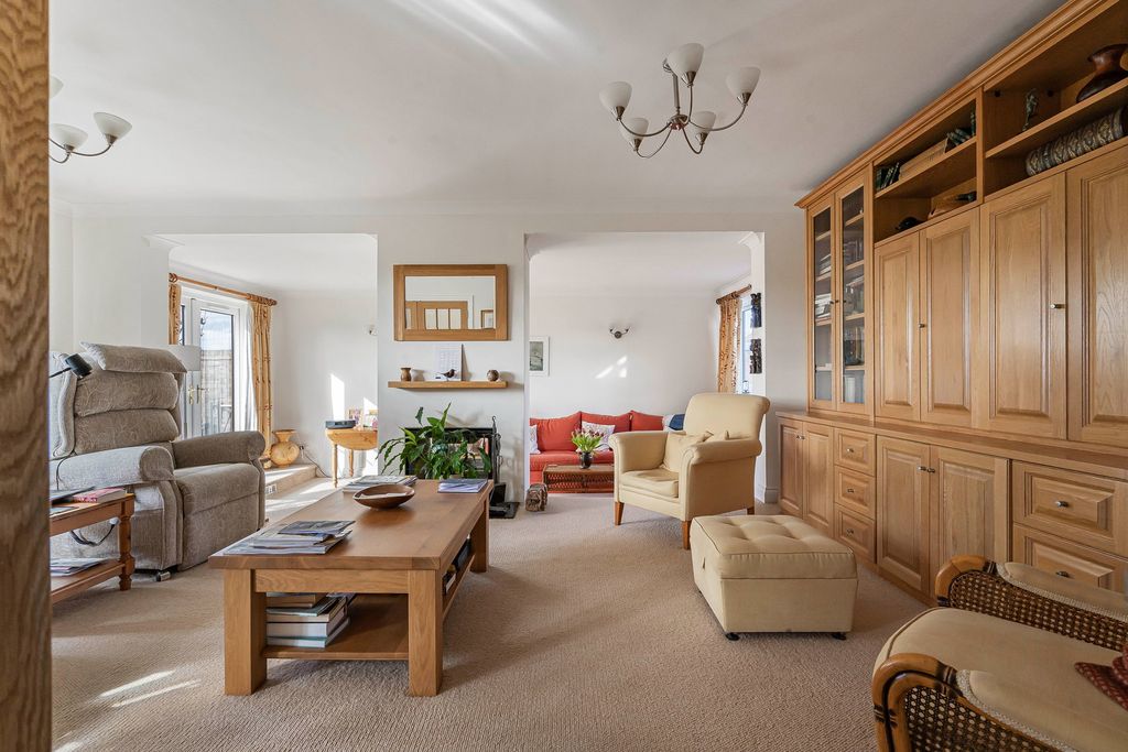 Property photo 3 of 24