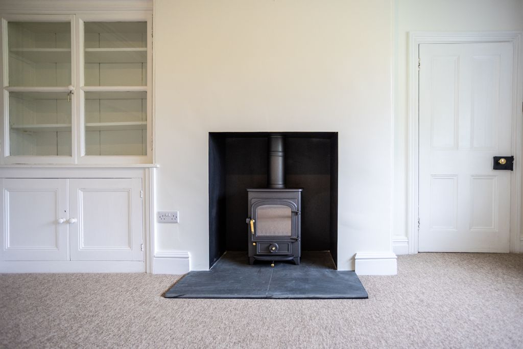 Property photo 3 of 34 7 Shavington 130526-108