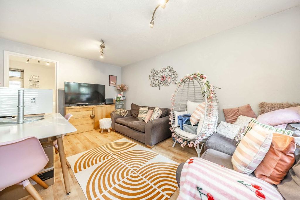 Property photo 2 of 5