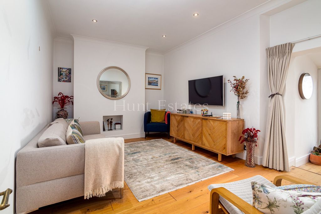 Property photo 2 of 22 Not Specified