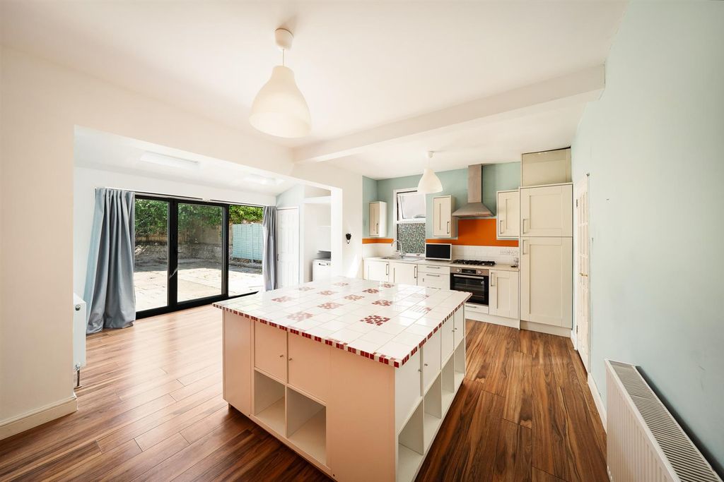 Property photo 2 of 15 Kitchen
