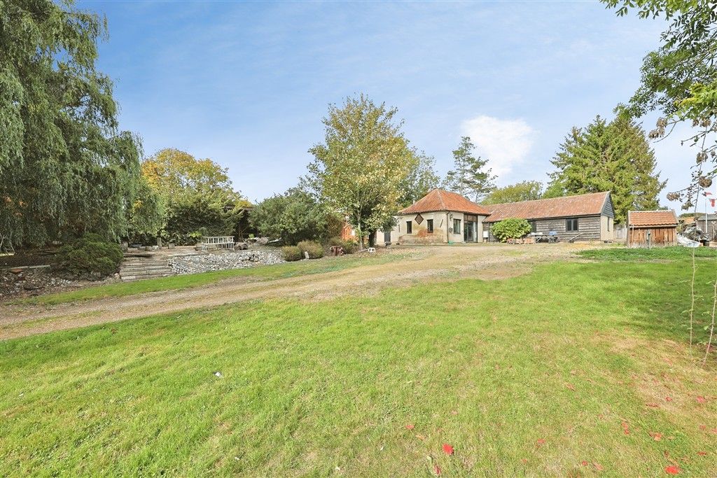 Property photo 1 of 5