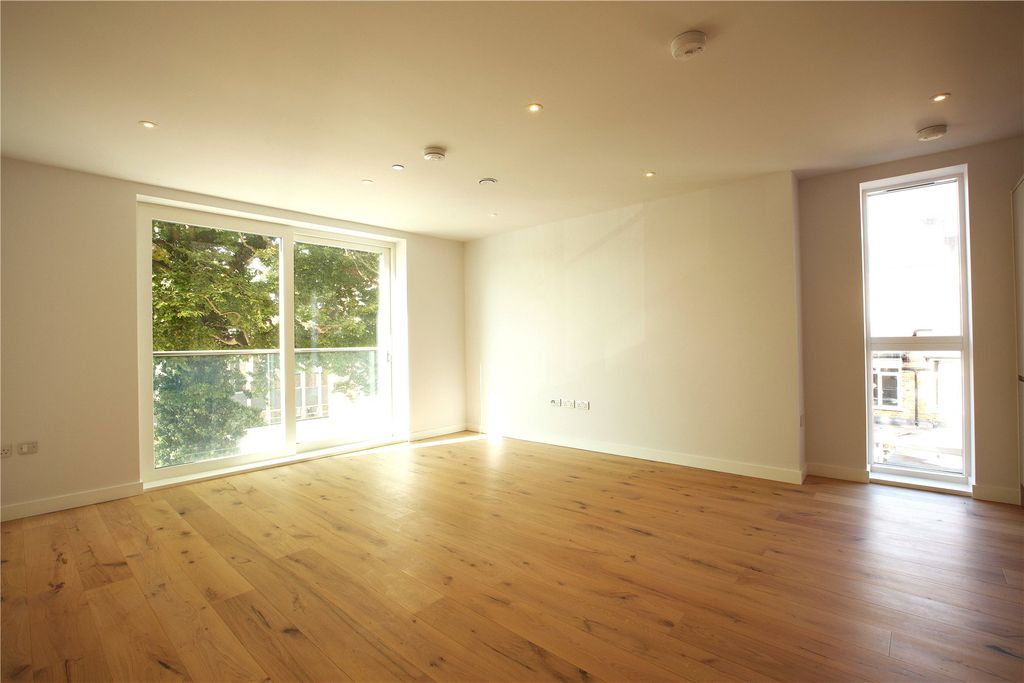 Property photo 3 of 4 Picture No. 06