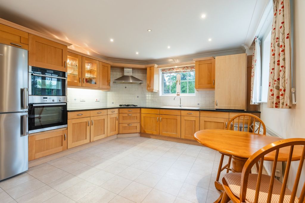 Property photo 2 of 15 Picture No. 16