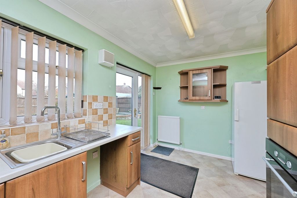 Property photo 3 of 13